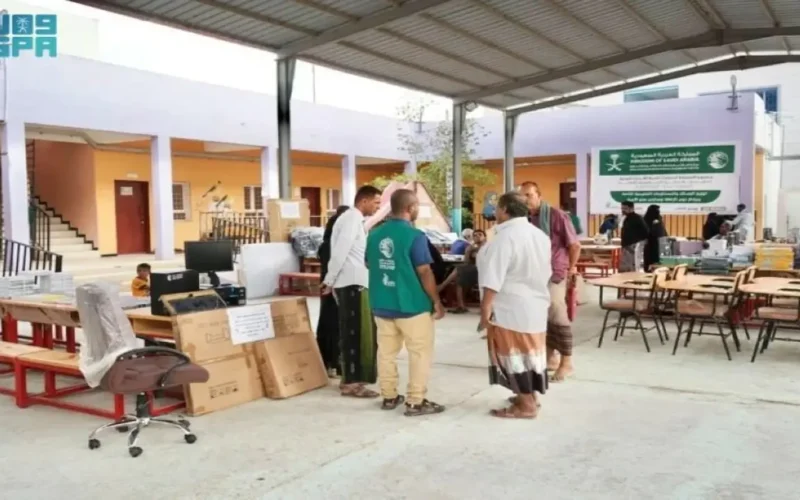 جهود إغاثية سعودية.. سلمان للإغاثة يوزع مستلزمات تعليمية تقنية بلحج 2025